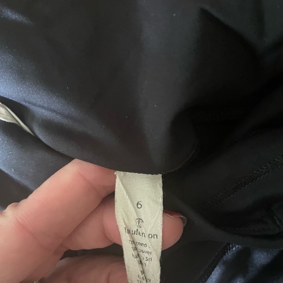 Lululemon Zip The Line Crop Black Blue Leggings Women's Size 6 - Picture 11 of 13